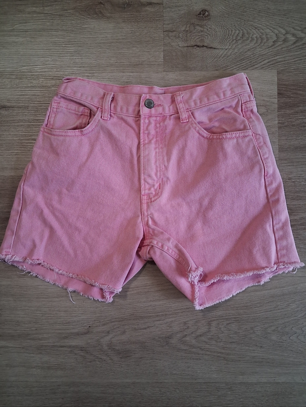 J. Galt small‎ pink highrise denim shorts. Frayed hem 5 pocket